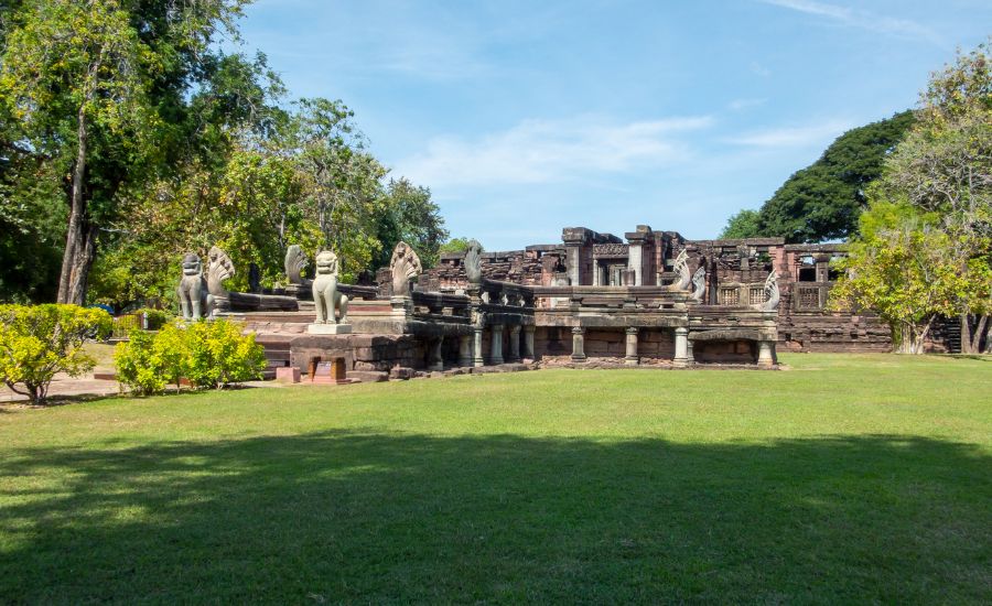 Overview of the sandstone structures at Phimai Historical Park