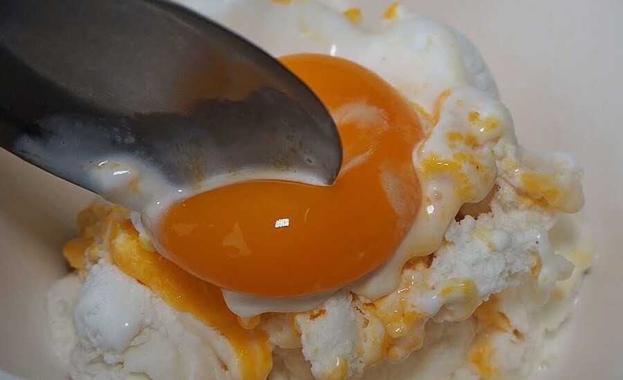Every curious traveller should try Thai egg yolk ice cream, Phitsanulok's special dessert