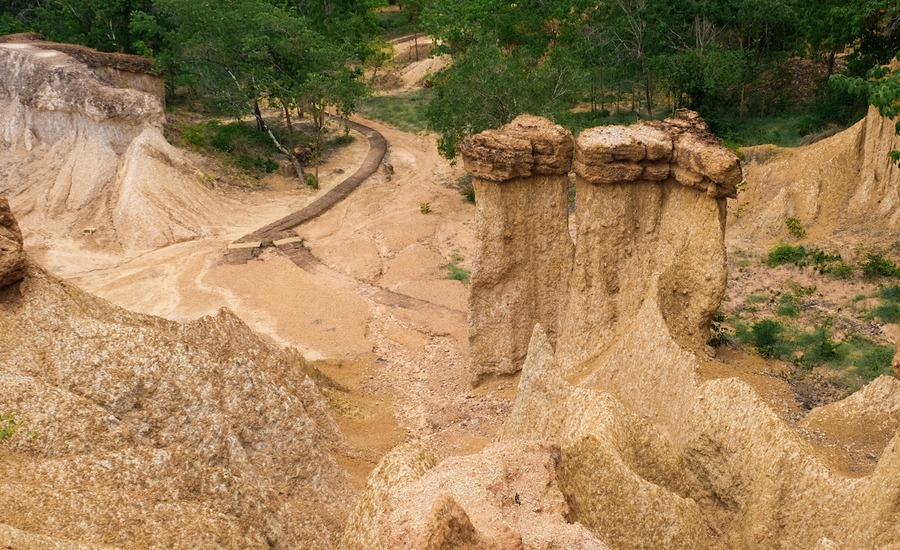 Phae Mueang Phi, famous natural attractions in Phrae