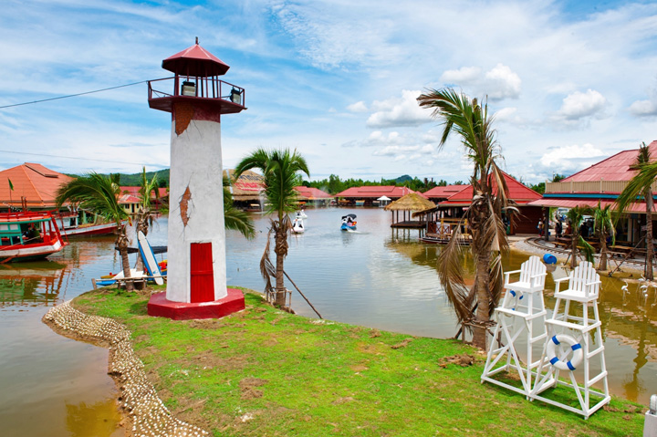 Sam-Phan-Nam-Floating-Market-Attractions